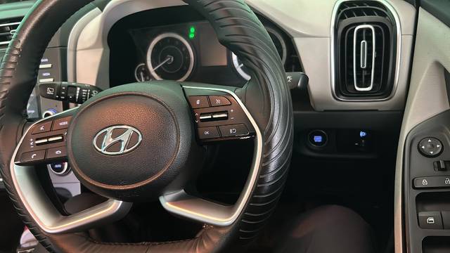 https://images10.gaadi.com/usedgaadi-sellcar/UsedCar/e5e686f7a/db561da8-9629-4bb4-8603-0f6ff9a2ac71.jpeg?imwidth=6401