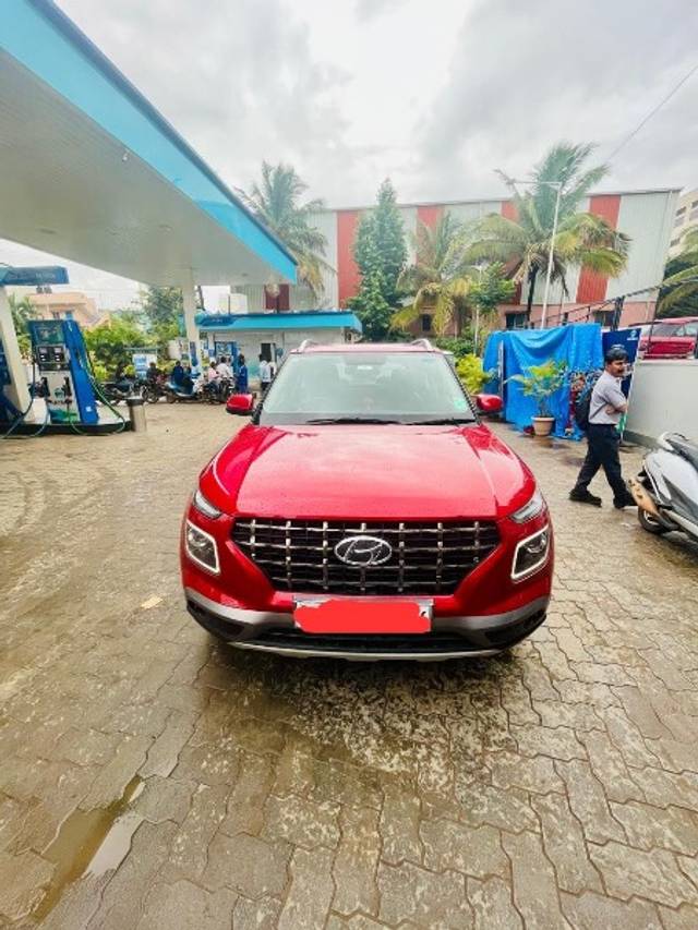 https://images10.gaadi.com/usedgaadi-sellcar/UsedCar/e5e6bbee-9ed9-48b7-9970-79276470c173/6265281c-e57e-4dbd-913f-88e691e29389.jpg?imwidth=6402