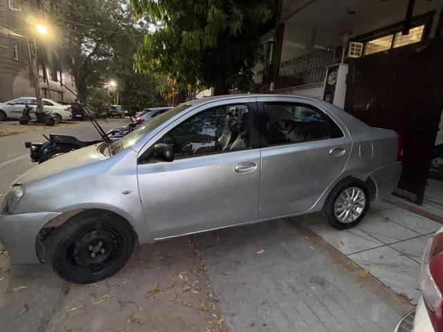 https://images10.gaadi.com/usedgaadi-sellcar/UsedCar/e5e6c7eea/42c4f1af-93a8-47a6-8acd-d2f5c9bc2617.jpeg?imwidth=6401