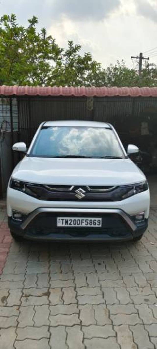 https://images10.gaadi.com/usedgaadi-sellcar/UsedCar/e5e6ea02a/034b62a1-e511-4793-9731-1418508d6e1f.jpg?imwidth=6400