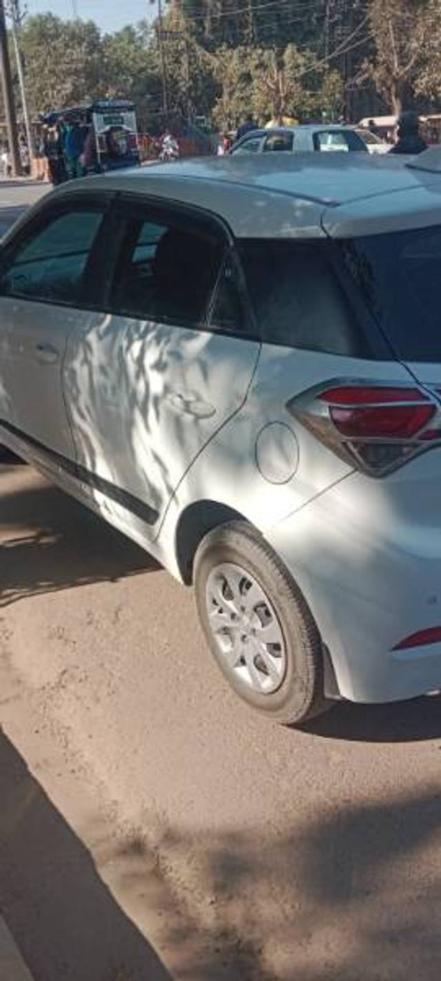 https://images10.gaadi.com/usedgaadi-sellcar/UsedCar/e5e70572a/d2402822-49cf-494e-881d-d3b43fa2c43b.jpg?imwidth=6402