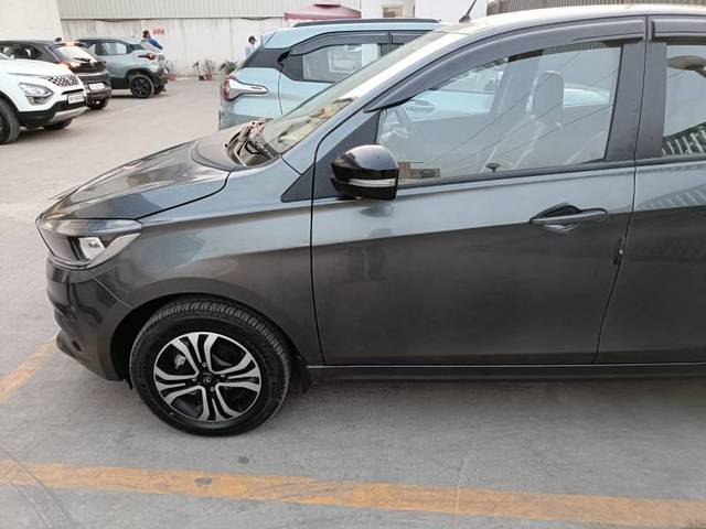 https://images10.gaadi.com/usedgaadi-sellcar/UsedCar/e5e715a2a/9bf32a63-a044-485b-9c28-48343ec1d24b.jpg?imwidth=6400