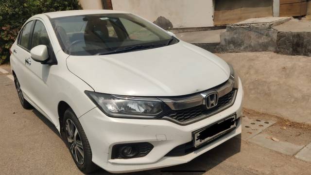 https://images10.gaadi.com/usedgaadi-sellcar/UsedCar/e5e7642ea/77404ebc-61af-4271-8540-d87461e7e56a.jpeg?imwidth=6400