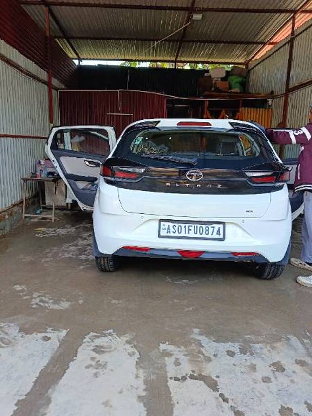 https://images10.gaadi.com/usedgaadi-sellcar/UsedCar/e5e76d44a/47fc8571-720b-4afb-ac90-ec04590c8887.jpg?imwidth=6402