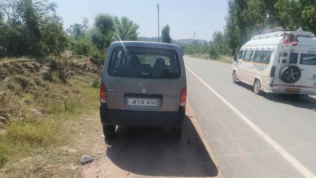 https://images10.gaadi.com/usedgaadi-sellcar/UsedCar/e5e77724a/66f5834b-2b0f-4d5f-a7dd-0fcc6aabc648.jpeg?imwidth=6401