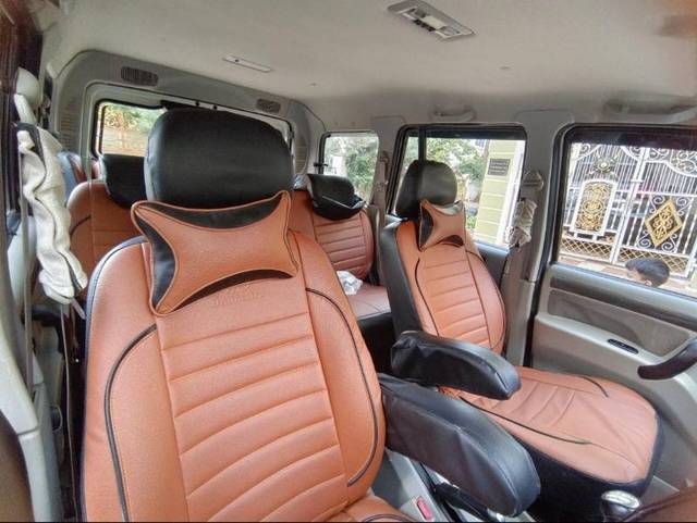 https://images10.gaadi.com/usedgaadi-sellcar/UsedCar/e5e79034a/0f7f8a4a-7518-4529-9d74-2df9f93589c6.jpg?imwidth=6402