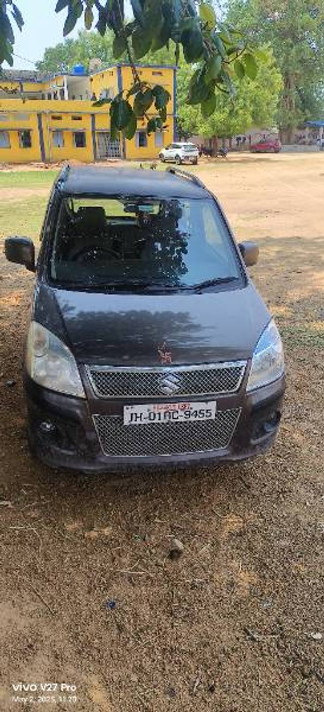 https://images10.gaadi.com/usedgaadi-sellcar/UsedCar/e5e7dd0ba/733b9c3a-7654-4b0d-b9b2-3a2aedb41d5d.jpg?imwidth=6400