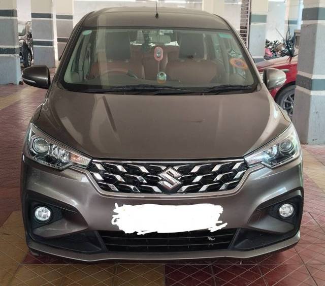 https://images10.gaadi.com/usedgaadi-sellcar/UsedCar/e5e7e6b1a/d5f33ee0-a16b-488f-a5fd-d59c3c2f3ca5.jpg?imwidth=6401