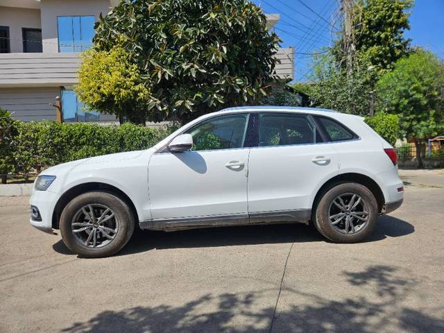 https://images10.gaadi.com/usedgaadi-sellcar/UsedCar/e5e80769a/c7ada6ef-7aec-4983-b836-92c812ea260d.jpg?imwidth=6402