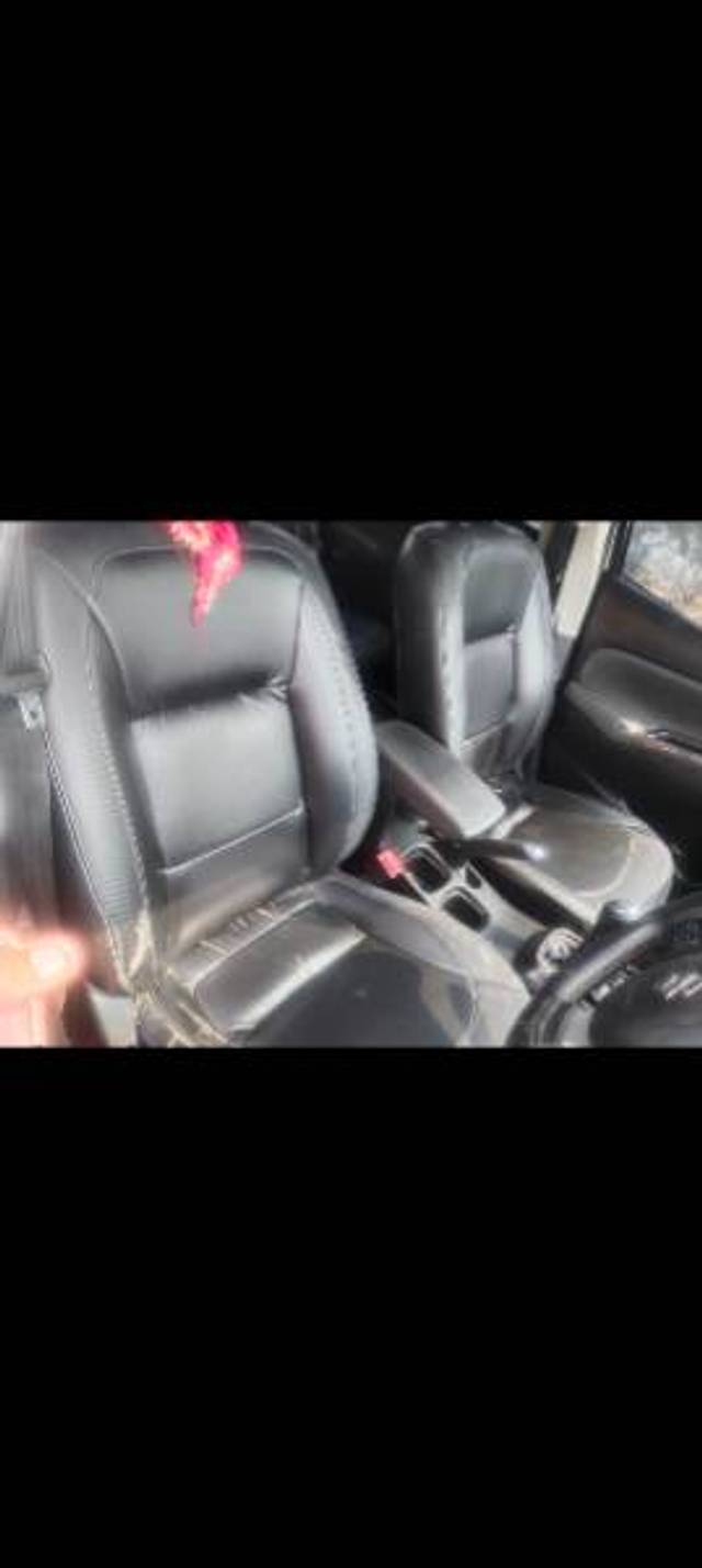https://images10.gaadi.com/usedgaadi-sellcar/UsedCar/e5e8a21da/9b2b91ee-a261-4982-8a57-af206f3ba9d9.jpg?imwidth=6401