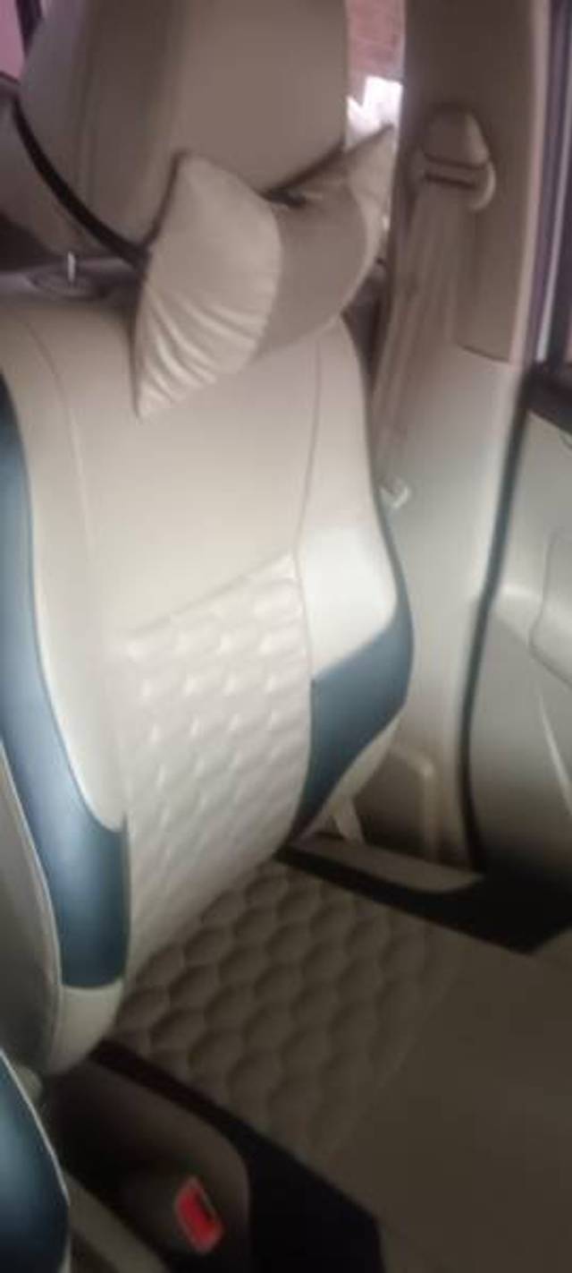 https://images10.gaadi.com/usedgaadi-sellcar/UsedCar/e5e91552a/174bf8a6-1cd8-48df-9a85-9407537ef336.jpg?imwidth=6402