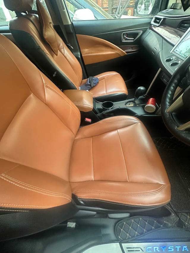 https://images10.gaadi.com/usedgaadi-sellcar/UsedCar/e5e92343a/557d7a3f-d03c-4902-ba9f-b42cda05a763.jpeg?imwidth=6401