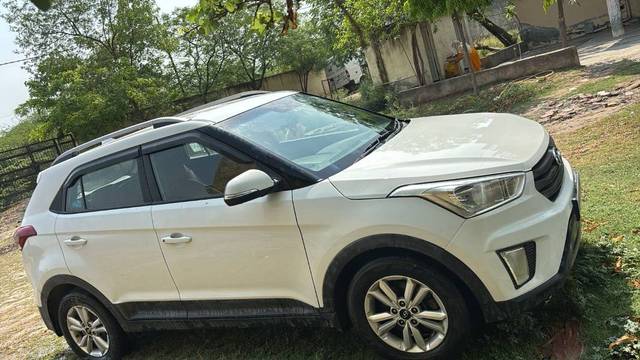 https://images10.gaadi.com/usedgaadi-sellcar/UsedCar/e5e9729da/e9f61827-39bf-43db-abaf-801d93cc9517.jpeg?imwidth=6401