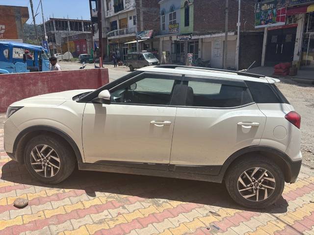 https://images10.gaadi.com/usedgaadi-sellcar/UsedCar/e5e9761fa/fb14a28f-a332-4340-ae6e-a5c13b2fc9a1.jpeg?imwidth=6402