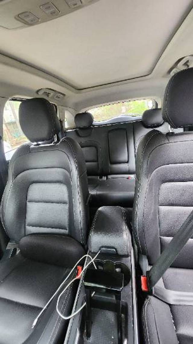 https://images10.gaadi.com/usedgaadi-sellcar/UsedCar/e5e97aada/2c3c41f8-b068-4cd8-a42b-b6a42e63bfb7.jpg?imwidth=6402
