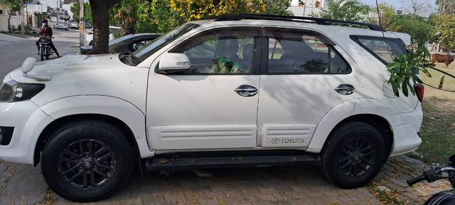https://images10.gaadi.com/usedgaadi-sellcar/UsedCar/e5e98ca2a/a0a59577-6d60-4208-a264-74276b939c76.jpg?imwidth=6401