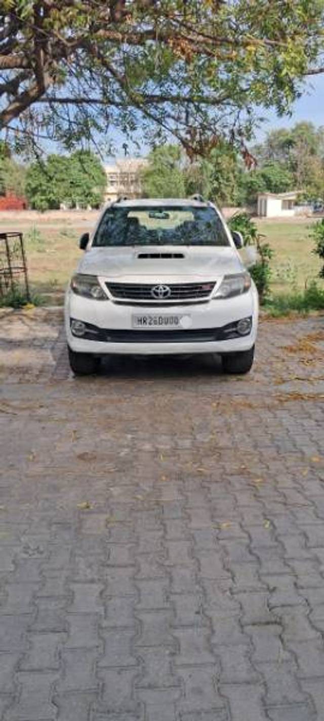 https://images10.gaadi.com/usedgaadi-sellcar/UsedCar/e5e98ca2a/f9ba0385-0a75-4e71-bf69-e6a543d64ac1.jpg?imwidth=6400