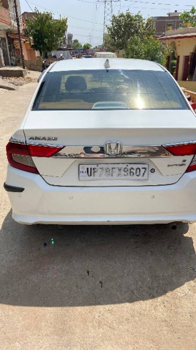 https://images10.gaadi.com/usedgaadi-sellcar/UsedCar/e5e9f6f0a/66fa3a60-33eb-43a5-a5f9-85bde672b3f5.jpeg?imwidth=6401