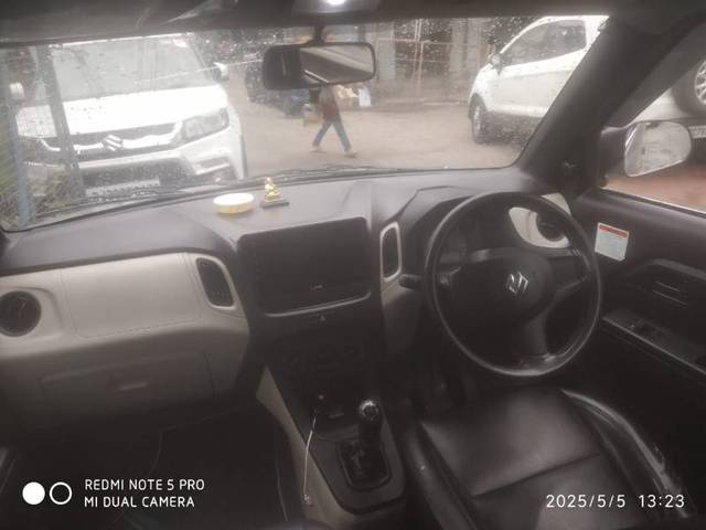 https://images10.gaadi.com/usedgaadi-sellcar/UsedCar/e5ea173ca/4d8de4ce-efe6-414d-b6f4-b11f18d111e3.jpg?imwidth=6401