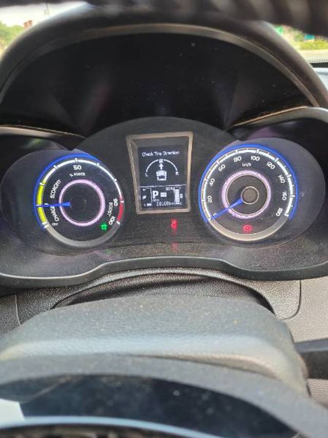 https://images10.gaadi.com/usedgaadi-sellcar/UsedCar/e5ea9c56a/823e5c86-1983-487f-9d54-3d765b2aed03.jpg?imwidth=6402