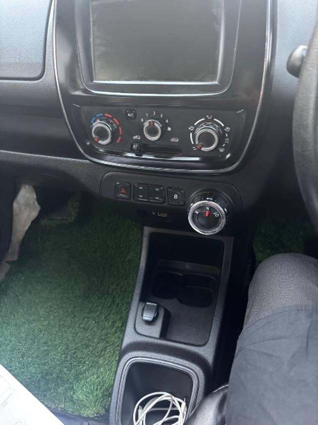 https://images10.gaadi.com/usedgaadi-sellcar/UsedCar/e5eaf794a/5a711307-22d6-406f-a14c-c42b38e59e69.jpeg?imwidth=6402
