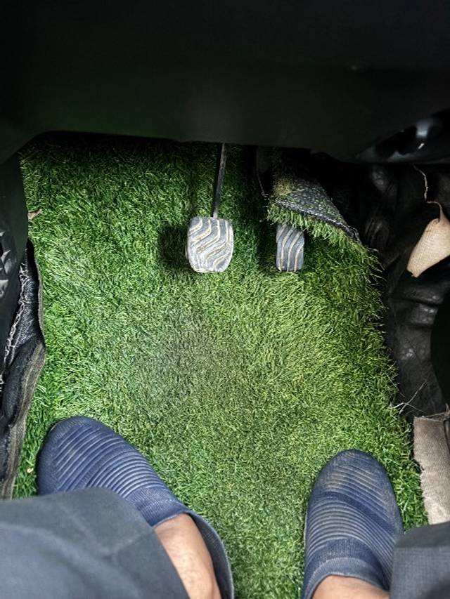 https://images10.gaadi.com/usedgaadi-sellcar/UsedCar/e5eaf794a/6c75ce03-b5c2-4fd5-bb28-6379bf032fdb.jpeg?imwidth=6401