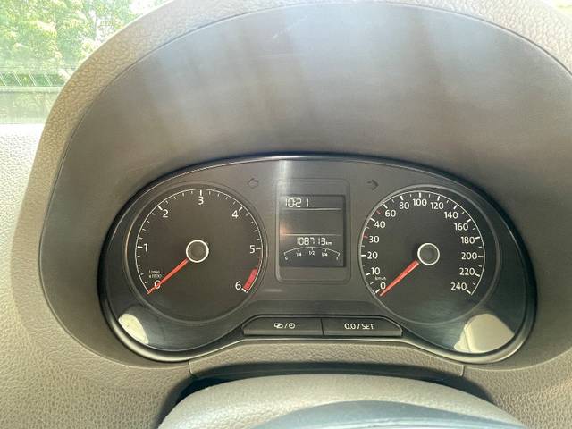 https://images10.gaadi.com/usedgaadi-sellcar/UsedCar/e5eb085aa/2fcce32c-2ecc-48e7-8e13-5ac86f2aa435.jpeg?imwidth=6402