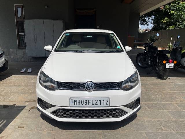 https://images10.gaadi.com/usedgaadi-sellcar/UsedCar/e5eb085aa/b2fdcbb6-99e7-4307-b3a8-d1afda617938.jpeg?imwidth=6400
