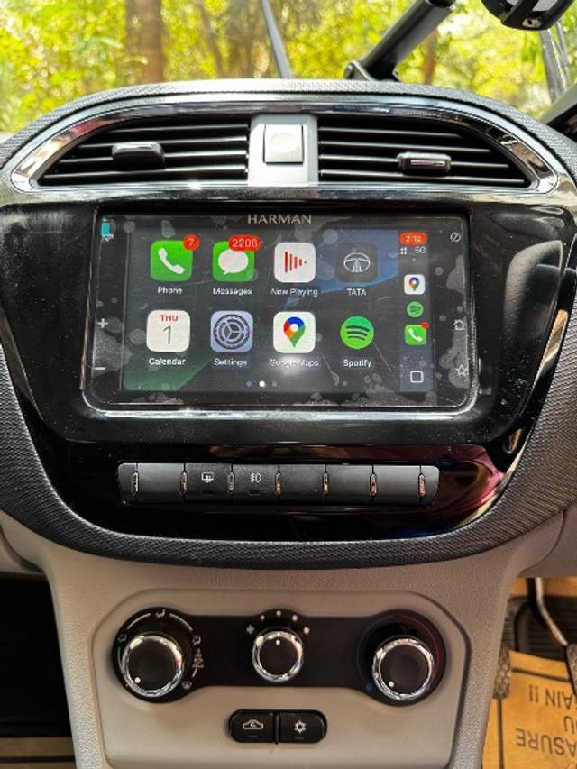 https://images10.gaadi.com/usedgaadi-sellcar/UsedCar/e5eb36d3a/7ee61649-1326-4db0-bd6f-a0e4d4e9ec18.jpeg?imwidth=6402