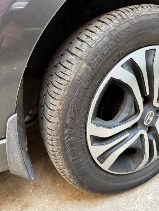 https://images10.gaadi.com/usedgaadi-sellcar/UsedCar/e5eb36d3a/d27b6188-b67f-43c8-ac49-181bc8e84821.jpeg?imwidth=6401