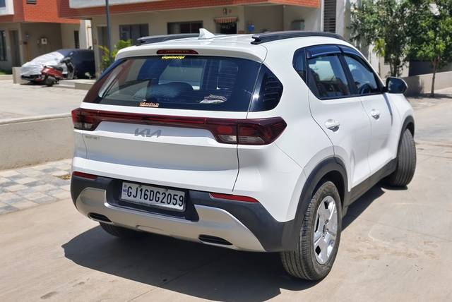 https://images10.gaadi.com/usedgaadi-sellcar/UsedCar/e5eb412ca/1aeba5b5-1102-4c67-b753-0e4e85eb8c7b.jpg?imwidth=6402