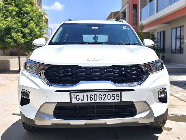 https://images10.gaadi.com/usedgaadi-sellcar/UsedCar/e5eb412ca/e6b79a99-621b-4204-9b56-92adc1ce33d3.jpg?imwidth=6401