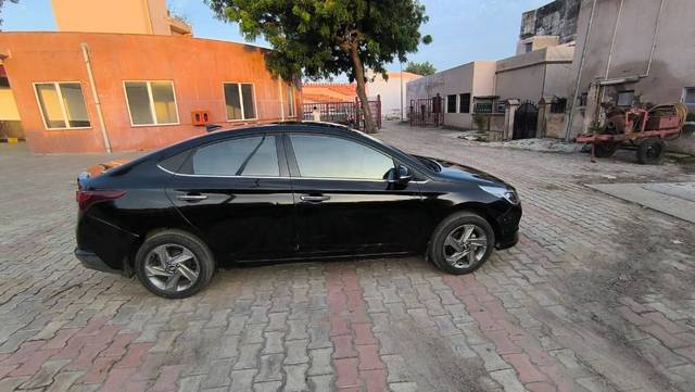 https://images10.gaadi.com/usedgaadi-sellcar/UsedCar/e5eb65afa/5c2e3777-6663-4377-9b8f-12a27fca260a.jpg?imwidth=6401