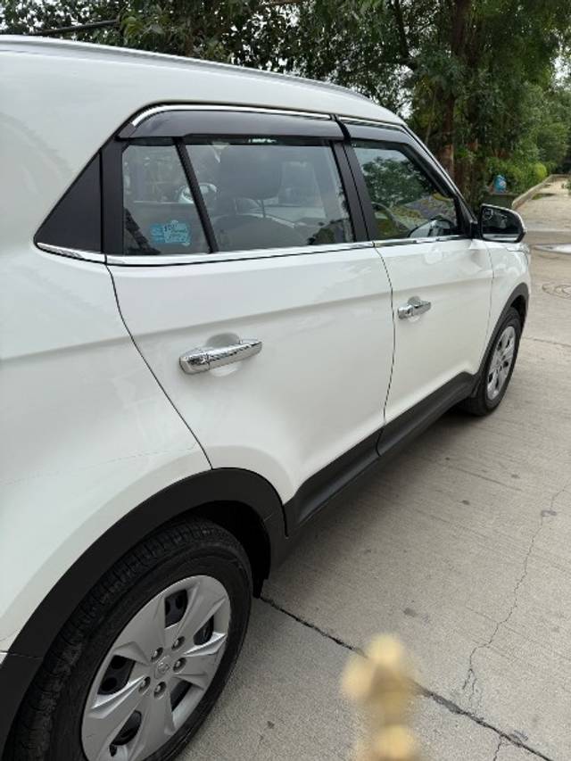 https://images10.gaadi.com/usedgaadi-sellcar/UsedCar/e5ebe532a/90cf26bf-6ab8-4997-8c02-5da7febfde09.jpeg?imwidth=6401
