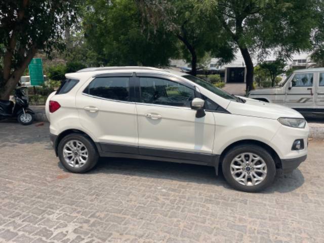 https://images10.gaadi.com/usedgaadi-sellcar/UsedCar/e5ec56b3a/7f19b1a5-caa2-4c8f-8d35-0ec7a3858ba3.jpeg?imwidth=6401