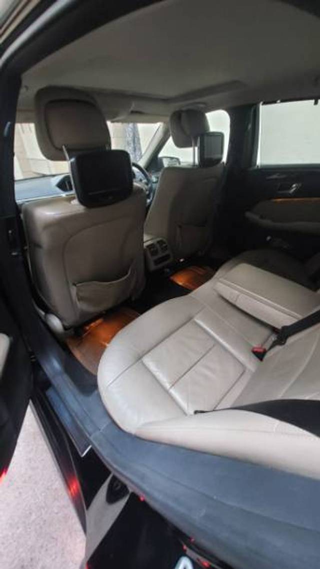 https://images10.gaadi.com/usedgaadi-sellcar/UsedCar/e5ec57bfa/ff4c7d45-209d-4c5c-906f-296333691f43.jpg?imwidth=6400