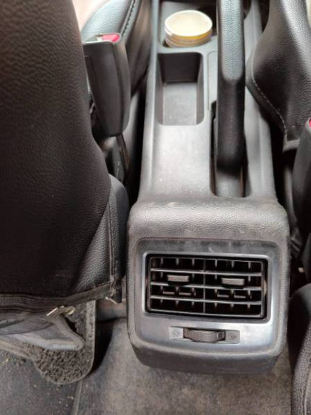 https://images10.gaadi.com/usedgaadi-sellcar/UsedCar/e5ec817aa/2c21436e-c879-4cf2-bbcf-6e6c420e9d64.jpg?imwidth=6402
