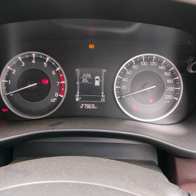 https://images10.gaadi.com/usedgaadi-sellcar/UsedCar/e5ec91e9a/dad37b9c-1a9d-4b39-bfad-dda3c3298cec.jpg?imwidth=6401