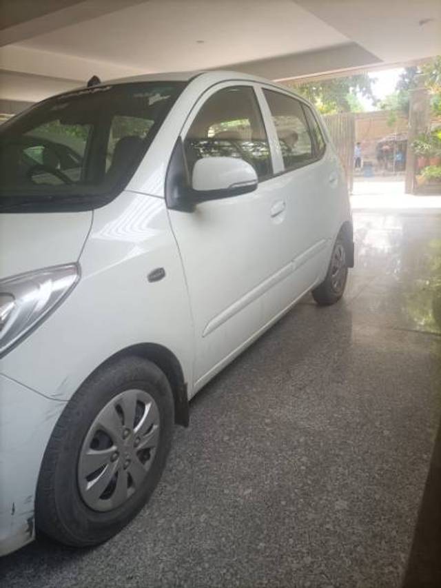 https://images10.gaadi.com/usedgaadi-sellcar/UsedCar/e5ece7eca/ce5dd766-f21b-42d5-a63a-966bf304fdaf.jpeg?imwidth=6400