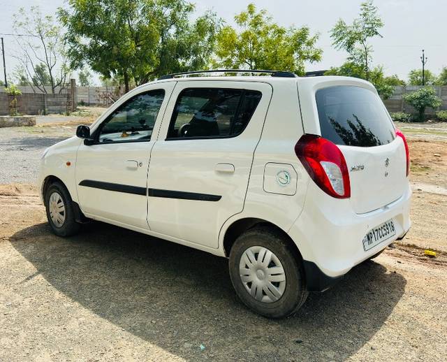 https://images10.gaadi.com/usedgaadi-sellcar/UsedCar/e5ed2ec4a/5c7daa48-4b2c-40ec-835a-e5ce3cb636c2.jpeg?imwidth=6401