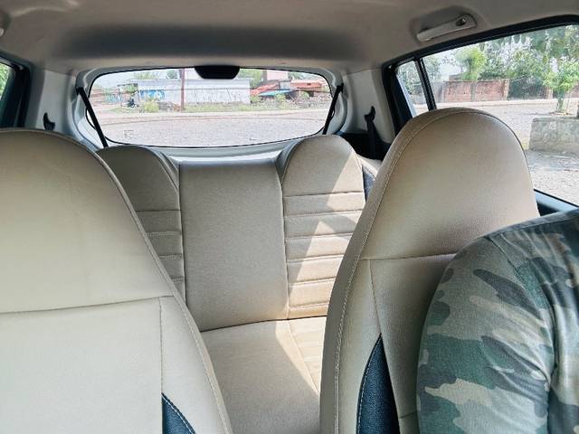 https://images10.gaadi.com/usedgaadi-sellcar/UsedCar/e5ed2ec4a/fe22b2c4-71ff-4be8-b331-a4f659f92e1c.jpeg?imwidth=6400
