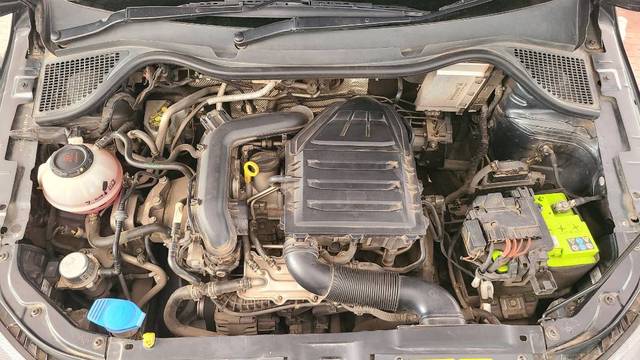 https://images10.gaadi.com/usedgaadi-sellcar/UsedCar/e5ed3dd4a/51257791-7acf-4d3a-839f-2bea0f2b64de.jpg?imwidth=6401