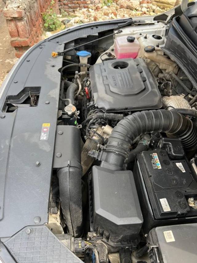 https://images10.gaadi.com/usedgaadi-sellcar/UsedCar/e5ed528aa/df69a369-1fb7-477b-a201-d6702651c3d3.jpeg?imwidth=6402