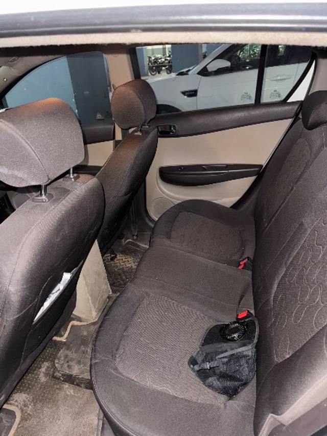 https://images10.gaadi.com/usedgaadi-sellcar/UsedCar/e5edb807a/56efe9c5-46d9-4899-a6e0-a3c69644b06a.jpg?imwidth=6402