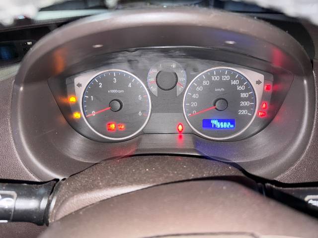 https://images10.gaadi.com/usedgaadi-sellcar/UsedCar/e5edb807a/e96dc5d2-6138-42b9-b7ab-68a5e0ca62d8.jpg?imwidth=6401