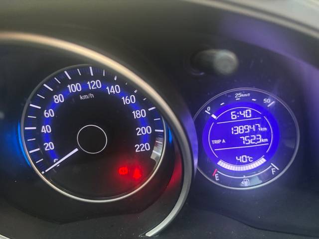 https://images10.gaadi.com/usedgaadi-sellcar/UsedCar/e5edbe5aa/2d708368-e0d4-4328-901f-a2a786d1101a.jpeg?imwidth=6401