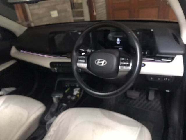 https://images10.gaadi.com/usedgaadi-sellcar/UsedCar/e5edcc6ca/c6e36971-5b3e-4ed8-926b-e6d65b58e888.jpeg?imwidth=6401