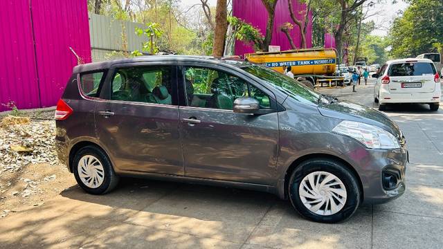 https://images10.gaadi.com/usedgaadi-sellcar/UsedCar/e5eddddea/51712bcc-7834-456e-b307-2a044ec584e8.jpeg?imwidth=6401