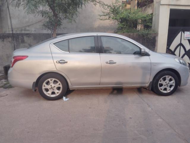 https://images10.gaadi.com/usedgaadi-sellcar/UsedCar/e5edeb1ea/4d680607-5e95-4e12-a96a-977d06cb51b5.jpeg?imwidth=6401