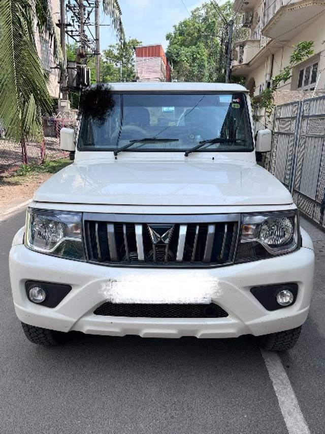 https://images10.gaadi.com/usedgaadi-sellcar/UsedCar/e5ee1979a/f28d3db4-8f72-422a-a631-02a2af8069dd.jpeg?imwidth=6400